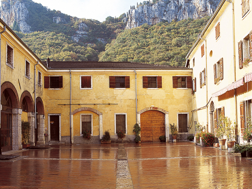 modus-castelletti-teatro-cantine-poggi