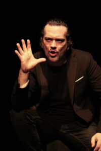 Modus-Verona-Castelletti-Lo-Stronzo-Teatro-Teamperie-Andrea-Lupo