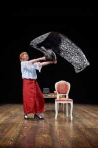 Andrea Castelletti-Modus-Verona-Estragone-Teatro-La-gonna-che-visse-due-volte
